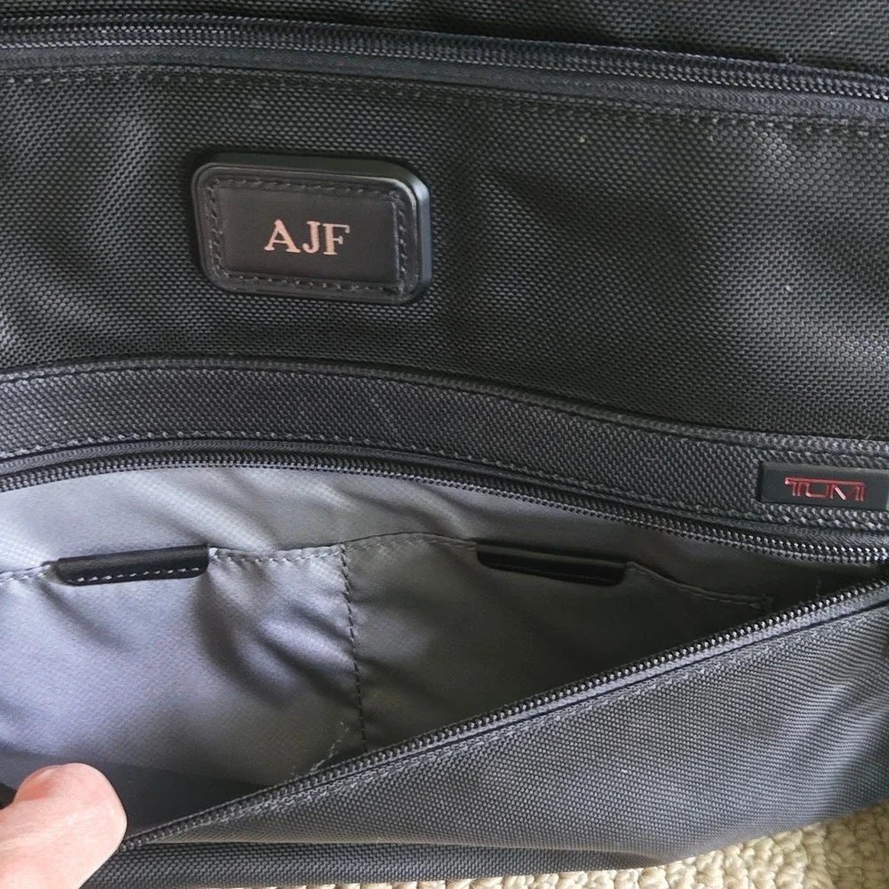 Tumi Alpha 2 Slim Deluxe Briefcase Portfolio 26110D2 Ballistic Nylon Laptop Read